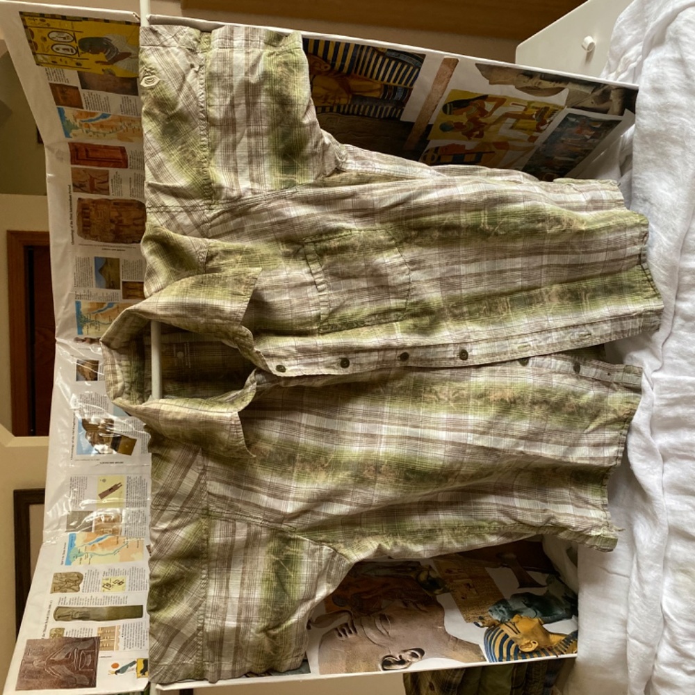Men’s Assorted Shirts - Picture 15 of 16